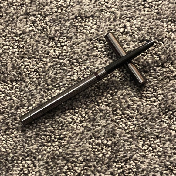 burberry eyeliner pale grape